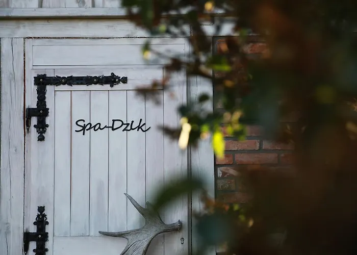 Dzika Деревянный коттедж Nowy Barkoczyn